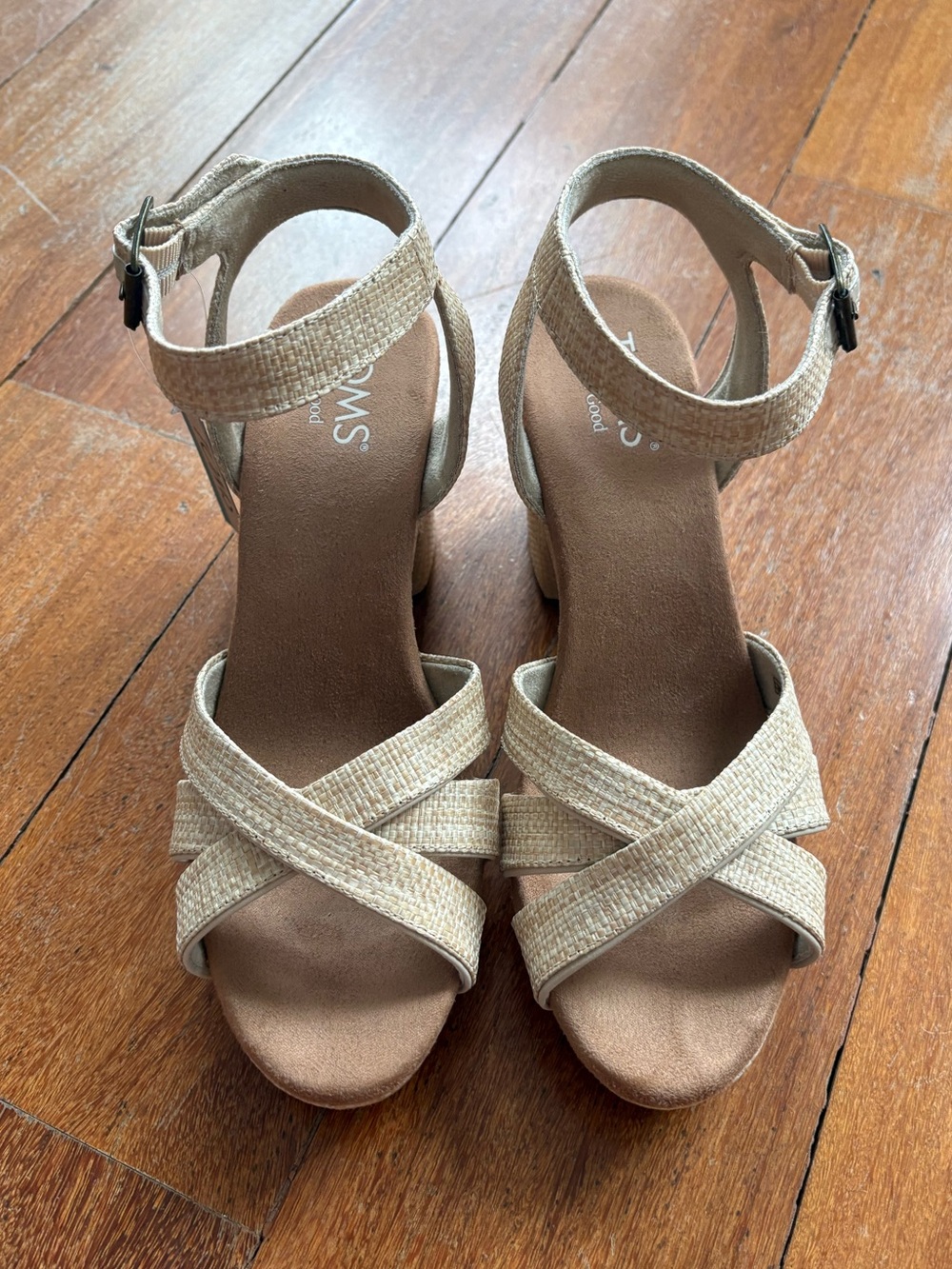 NWT TOMS Majorca Strappy Wedges Almond Raffia, Size 7.5